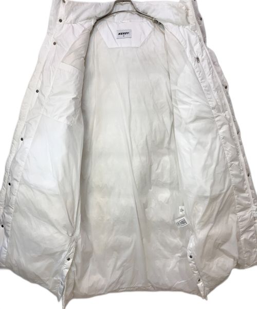 NERDY（ノルディ）NERDY (ノルディ) NY Track Long Down Jacket ロング ダウン ジャケット コート ホワイト サイズ:Mの古着・服飾アイテム