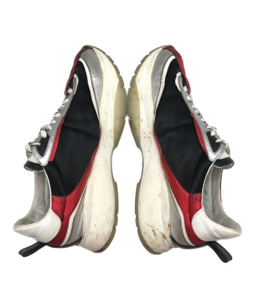 JIMMY CHOO（ジミーチュウ）JIMMY CHOO (ジミーチュウ) RAINE ダッドスニーカー ブラック×レッド サイズ:42の古着・服飾アイテム