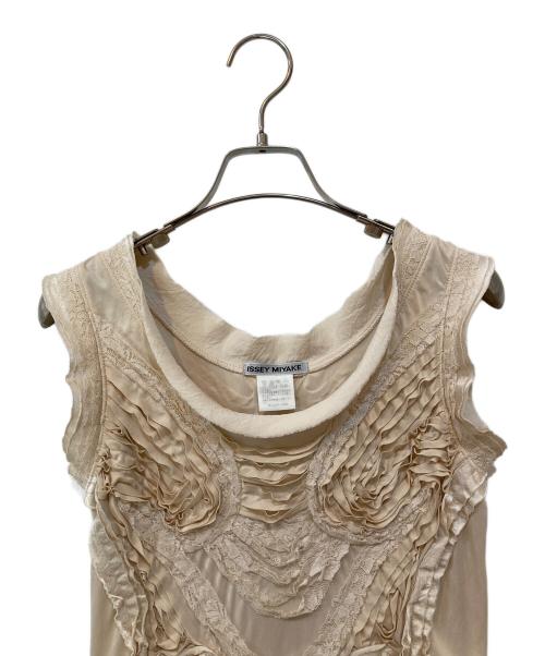 ISSEY MIYAKE（イッセイミヤケ）ISSEY MIYAKE (イッセイミヤケ) ノースリーブブラウス ベージュ サイズ:1の古着・服飾アイテム