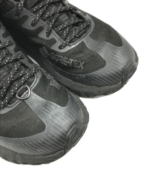 MERRELL（メレル）MERRELL (メレル) AGILITY PEAK 5 GORE-TEX ローカットスニーカー ブラック サイズ:US6の古着・服飾アイテム