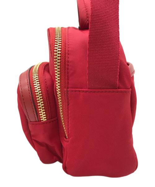 ANYA HINDMARCH（アニヤ・ハインドマーチ）ANYA HINDMARCH (アニヤハインドマーチ) マルチポケット ナイロンクロスボディショルダーバッグ レッド サイズ:-の古着・服飾アイテム