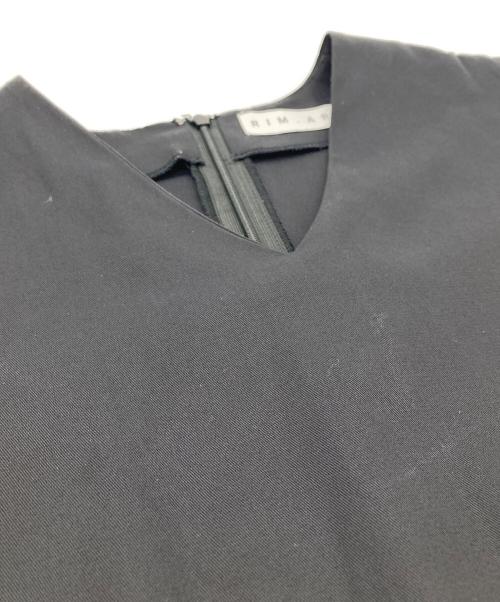 RIM.ARK（リムアーク）RIM.ARK (リムアーク) Cuff sleeve straight OP ブラック サイズ:38の古着・服飾アイテム