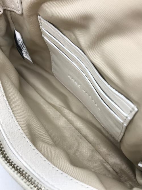 MARC JACOBS（マークジェイコブズ）MARC JACOBS (マーク ジェイコブス) The Quilted J Marc Mini Bag ホワイト サイズ:-の古着・服飾アイテム