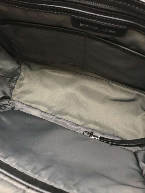 MICHAEL KORS（マイケル・コース）MICHAEL KORS (マイケルコース) NYLON KELSEY MD TZ TOTEバッグ カーキ サイズ:-の古着・服飾アイテム