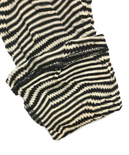 6(ROKU) BEAUTY&YOUTH（ロク ビューティーアンドユース）6(ROKU) BEAUTY&YOUTH (ロク ビューティーアンドユース) COTTON MIX PATTERN BORDER CARDIGAN ホワイト×ブラック サイズ:-の古着・服飾アイテム