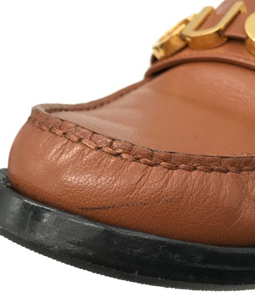 GUCCI（グッチ）GUCCI (グッチ) メタルロゴ ローファー ブラウン サイズ:36の古着・服飾アイテム