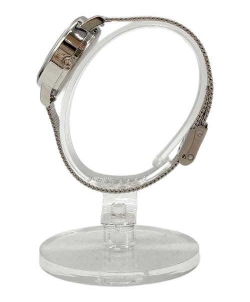 OLIVIA BURTON（オリビアバートン）OLIVIA BURTON (オリビアバートン) アンダーザシー - ミディ ウィッシングウェーブズ ブルーマザーオブパール＆シルバーメッシュ ブルー サイズ:-の古着・服飾アイテム