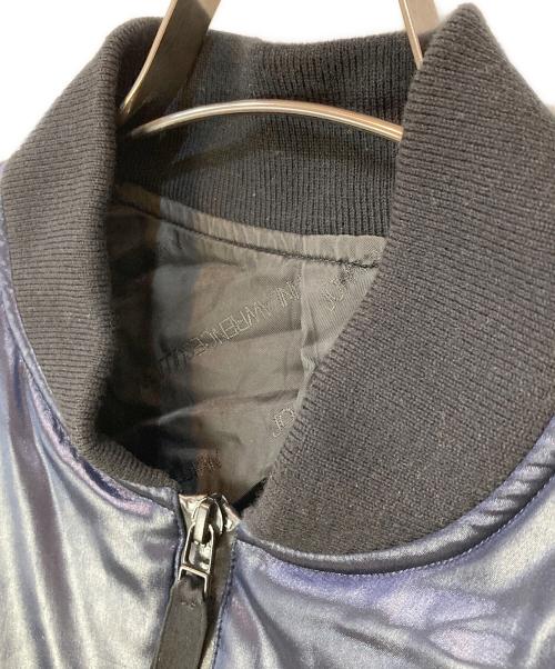 JOHN LAWRENCE SULLIVAN（ジョン ローレンス サリバン）JOHN LAWRENCE SULLIVAN (ジョン ローレンス サリバン) ロイヤルストレッチサテンブルゾン ネイビー サイズ:36の古着・服飾アイテム