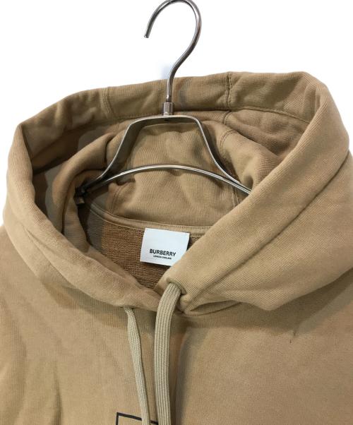 BURBERRY LONDON ENGLAND（バーバリー ロンドン イングランド）BURBERRY LONDON ENGLAND (バーバリー ロンドン イングランド) HORSEFFERRY PRINT OVERSIZE HOODIE ベージュ サイズ:Sの古着・服飾アイテム