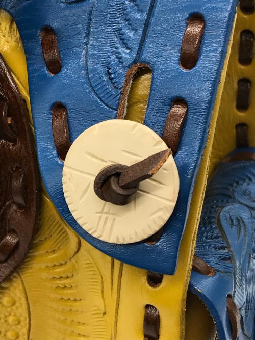 Carving Tribes（カービングトライブス）Carving Tribes (カービングトライブス) マエストラ イエロー サイズ:-の古着・服飾アイテム