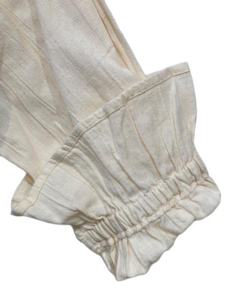 TSUHARU by samansa Mos2（ツハル バイ サマンサモスモス）TSUHARU by samansa Mos2 (ツハル バイ サマンサモスモス) 立体ビーズ刺繍ワンピース ホワイト サイズ:Fの古着・服飾アイテム