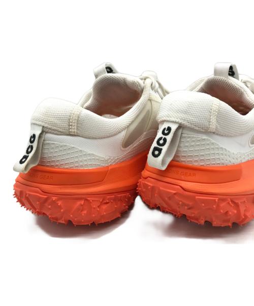 NIKE ACG（ナイキエーシージー）NIKE ACG Mountain Fly 2 Low(マウンテン フライ 2 ロー)/ローカットスニーカー Summit White/Summit White-Safety Orange-Black サイズ:US10.5の古着・服飾アイテム