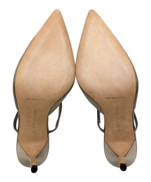 Manolo Blahnik（マノロブラニク）Manolo Blahnik (マノロブラニク) ファー付ヒールパンプス ベージュ サイズ:38の古着・服飾アイテム