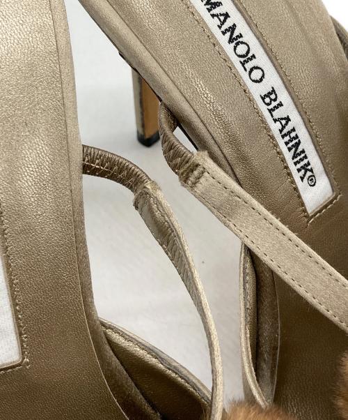 Manolo Blahnik（マノロブラニク）Manolo Blahnik (マノロブラニク) ファー付ヒールパンプス ベージュ サイズ:38の古着・服飾アイテム