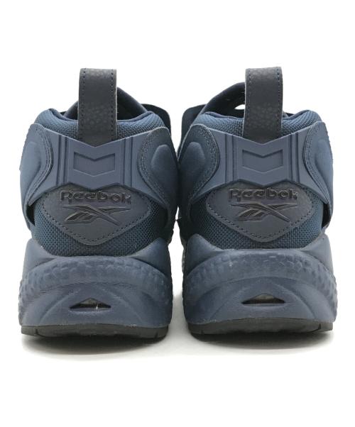 REEBOK（リーボック）REEBOK (リーボック) INSTAPUMP FURY 95 ローカットスニーカー ネイビー サイズ:USA8 1/2の古着・服飾アイテム