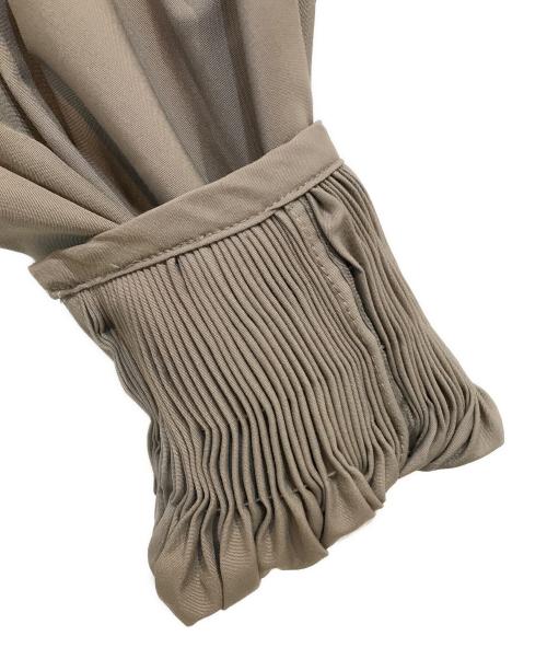 HYKE（ハイク）HYKE (ハイク) 20SS TAFFETA SHIRRED TOP タフタ シャーリング トップ ブラウス ベージュ サイズ:1の古着・服飾アイテム