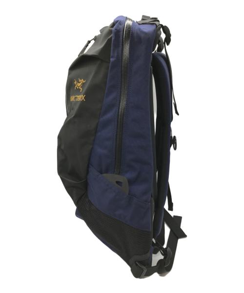 ARC'TERYX（アークテリクス）ARC'TERYX (アークテリクス) BEAMS (ビームス) 40TH 別注 Arro22 SP バックパック ブラック×ネイビーの古着・服飾アイテム
