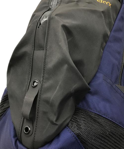 ARC'TERYX（アークテリクス）ARC'TERYX (アークテリクス) BEAMS (ビームス) 40TH 別注 Arro22 SP バックパック ブラック×ネイビーの古着・服飾アイテム