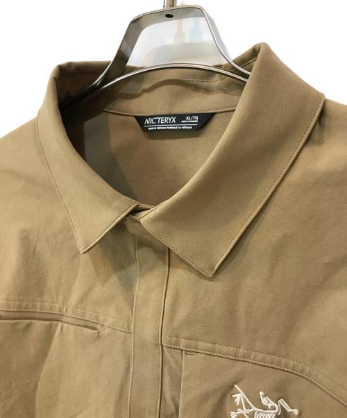 ARC'TERYX（アークテリクス）ARC'TERYX (アークテリクス) CRONIN COTTON OVERSHIRT ベージュ サイズ:XLの古着・服飾アイテム