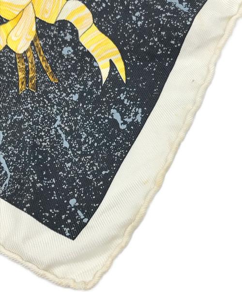 HERMES（エルメス）HERMES (エルメス) 東洋の石と西洋の石細工 カレ90 シルクスカーフ ホワイト×ネイビー サイズ:-の古着・服飾アイテム