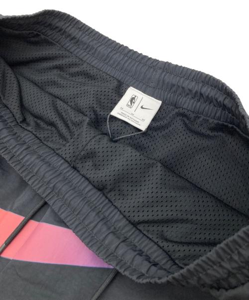 NIKE（ナイキ）NIKE (ナイキ) KITH (キス) NBA (エヌビーエー) NEW YORK KNICKS SHORT ブラック サイズ:Mの古着・服飾アイテム