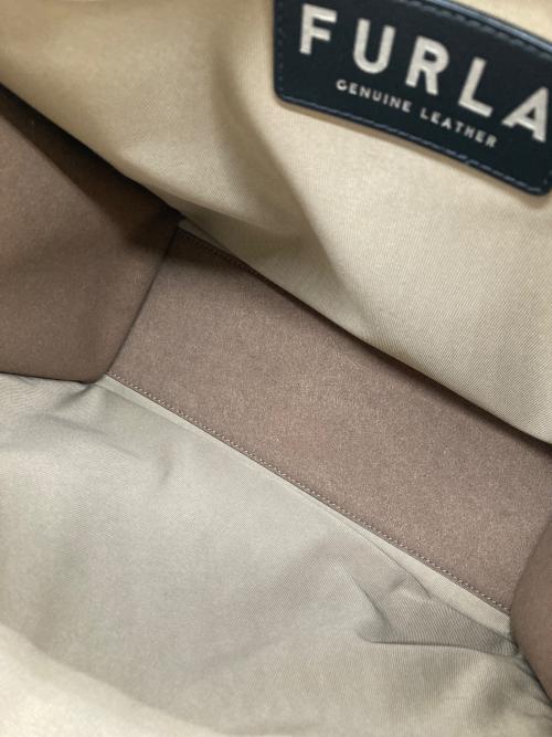 FURLA（フルラ）FURLA (フルラ) VARSITY STYLE L TOTE バッグ ベージュ サイズ:-の古着・服飾アイテム