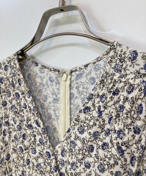 FRAY ID（フレイ アイディー）FRAY ID (フレイ アイディー) カシュクールプリントワンピース ホワイト サイズ:00の古着・服飾アイテム