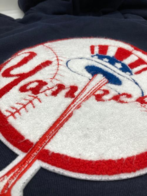 KITH（キス）KITH (キス) MLB (エムエルビー) ボックスロゴパーカー ネイビー サイズ:Mの古着・服飾アイテム