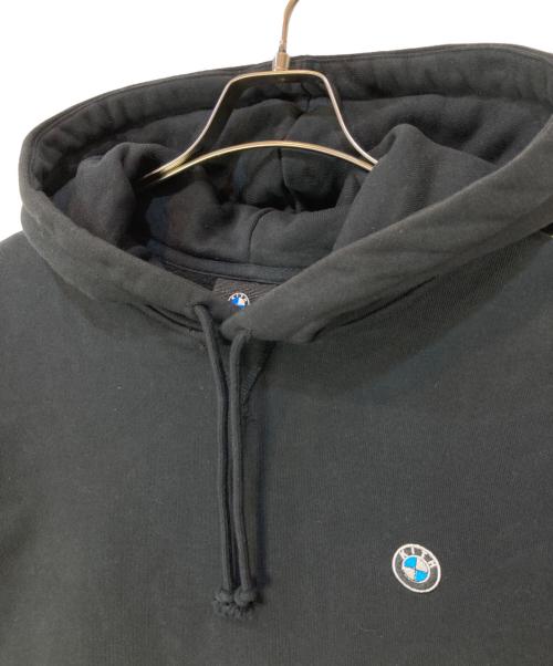 KITH（キス）KITH (キス) BMW (ビーエムダブリュー) Williams III Hoodie ブラック サイズ:XLの古着・服飾アイテム