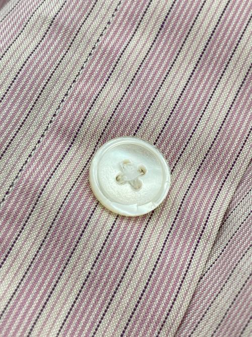 AURALEE（オーラリー）AURALEE (オーラリー) FINX POLYESTER STRIPE SHIRT Pink Beige Stripe サイズ:1の古着・服飾アイテム