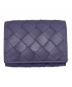 BOTTEGA VENETA（ボッテガベネタ）の古着「イントレチャート 3つ折り財布」｜パープル