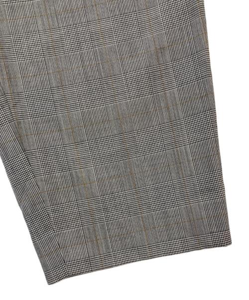 ATON（エイトン）ATON (エイトン) WOOL TROPICAL EASY TAPERED PANTS グレー サイズ:04の古着・服飾アイテム