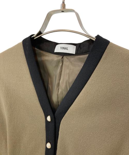 TONAL（トーナル）TONAL (トーナル) バイカラーパールボタンワンピース ブラウン サイズ:38の古着・服飾アイテム