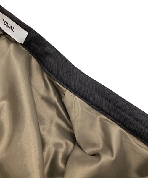 TONAL（トーナル）TONAL (トーナル) バイカラーパールボタンワンピース ブラウン サイズ:38の古着・服飾アイテム