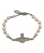 Vivienne Westwoodヴィヴィアンウエストウッド）の古着「Mini Bas Relief Pearl Bracelet」｜シルバー×ホワイト