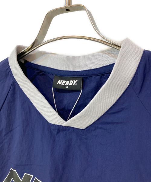 NERDY（ノルディ）NERDY (ノルディ) ナイロンプルオーバー ネイビー サイズ:Mの古着・服飾アイテム