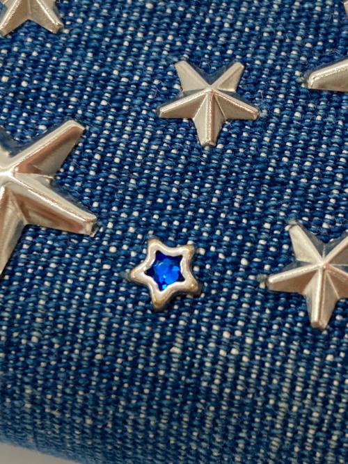 JIMMY CHOO（ジミーチュウ）JIMMY CHOO (ジミーチュウ) デニム スタースタッズ ウォレット インディゴ サイズ:-の古着・服飾アイテム