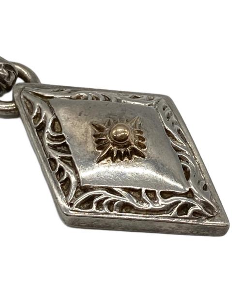 ARIZONA FREEDOM（アリゾナ フリーダム）ARIZONA FREEDOM (アリゾナ フリーダム) T-90 中太陽神 唐草 ラスター ペンダントトップ シルバー サイズ:-の古着・服飾アイテム