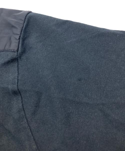 PRADA（プラダ）PRADA (プラダ) Vネックカットソー ブラック サイズ:Mの古着・服飾アイテム