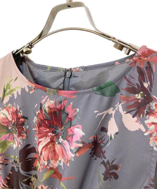 PRIDE（プライド）PRIDE (プライド) 花柄ノースリーブワンピース グレー サイズ:38の古着・服飾アイテム