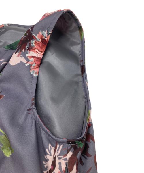 PRIDE（プライド）PRIDE (プライド) 花柄ノースリーブワンピース グレー サイズ:38の古着・服飾アイテム