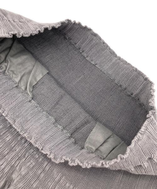 me ISSEY MIYAKE（ミーイッセイ ミヤケ）me ISSEY MIYAKE (ミーイッセイ ミヤケ) FLOWER EMBROIDERY SKIRT グレー サイズ:-の古着・服飾アイテム