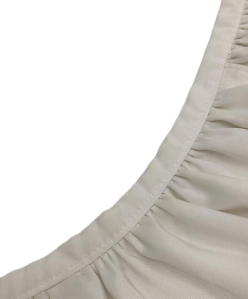 Whim Gazette（ウィムガゼット）Whim Gazette (ウィムガゼット) タフタケープブラウス ホワイト サイズ:Fの古着・服飾アイテム