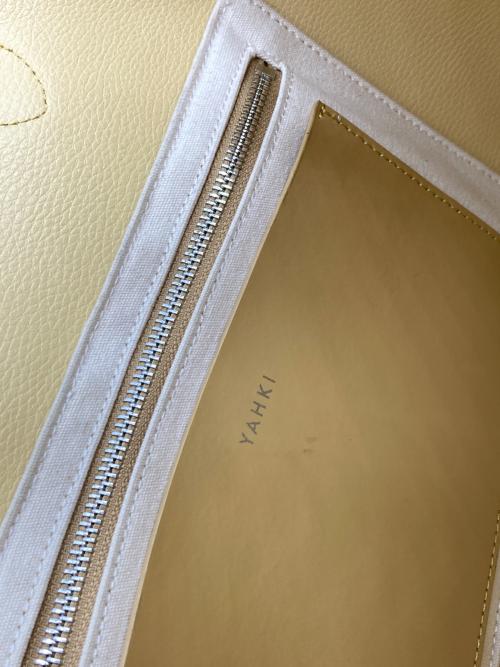 YAHKI（ヤーキ）YAHKI (ヤーキ) Spick and Span (スピックアンドスパン) Wフェイストート バッグ ベージュ サイズ:-の古着・服飾アイテム