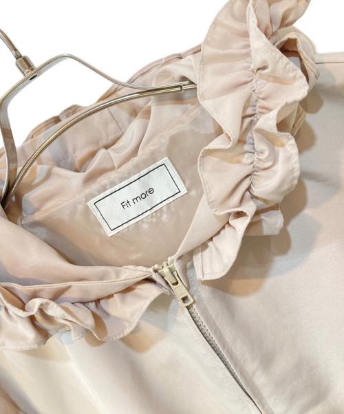 Fit more（フィットモア）Fit more (フィットモア) フリルフードティアードジャケット ベージュ サイズ:Fの古着・服飾アイテム