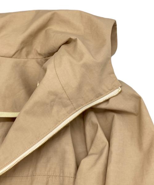 YORI（ヨリ）YORI (ヨリ) バックギャザー撥水パーカー ベージュ サイズ:Fの古着・服飾アイテム