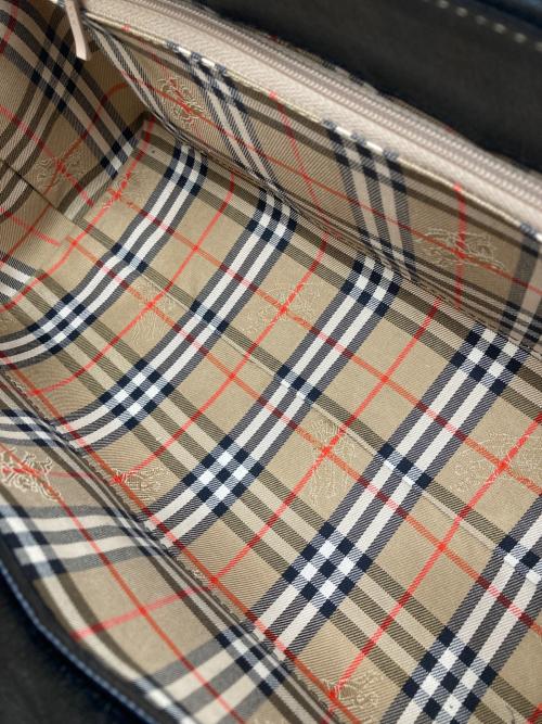 Burberry's（バーバリーズ）Burberry's (バーバリーズ) 裏地ノバチェック ミニボストンバッグ ブラックの古着・服飾アイテム