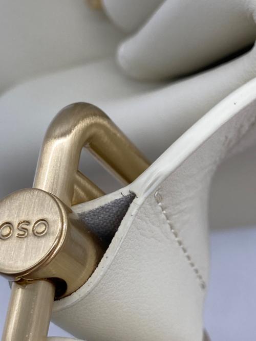 osoi（オソイ）osoi (オソイ) MINI BROT ショルダーバッグ クリーム サイズ:-の古着・服飾アイテム