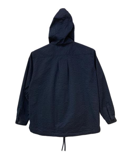 utility specification（ユーティリティ スペスィフィケーション）utility specification (ユーティリティ スペスィフィケーション) STONE Yarn dyed Seersucker ストライプフードシャツ Navy Stripe サイズ:XLの古着・服飾アイテム