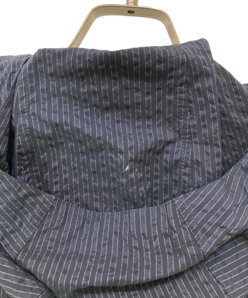 utility specification（ユーティリティ スペスィフィケーション）utility specification (ユーティリティ スペスィフィケーション) STONE Yarn dyed Seersucker ストライプフードシャツ Navy Stripe サイズ:XLの古着・服飾アイテム